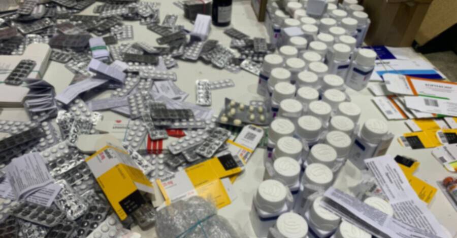 В Украине ввели крупные штрафы за продажу лекарств детям - Рада приняла закон