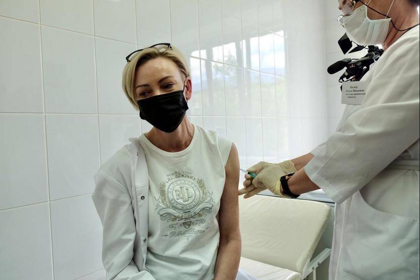 Уроженка Новосибирска рассказала о побочных эффектах американской вакцины Pfizer