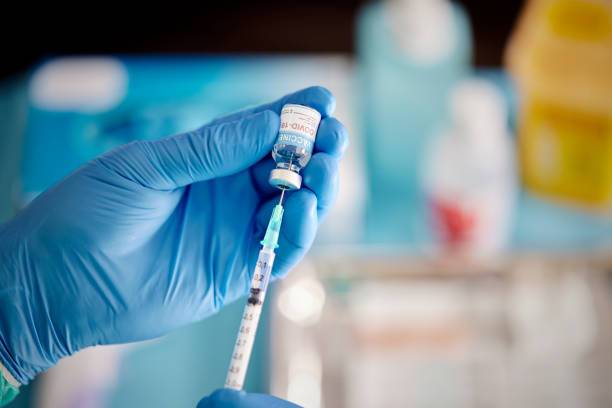 Кабмин освободил от НДС ввозимое оборудование для изготовления вакцин от COVID