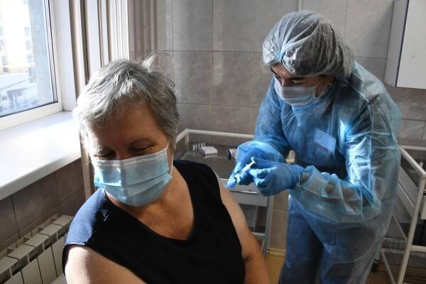 В Кировской области для граждан старше 60 лет ввели обязательную вакцинацию
