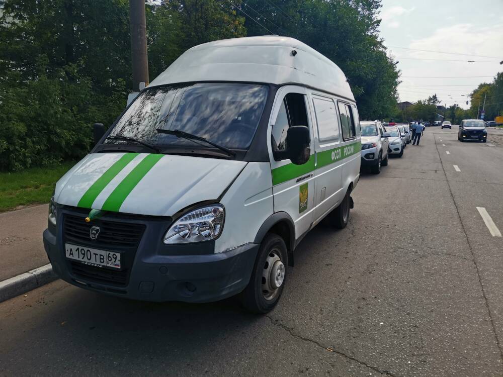Из-за долгов по кредитам у женщины из Тверской области объявили в розыск и забрали автомобиль