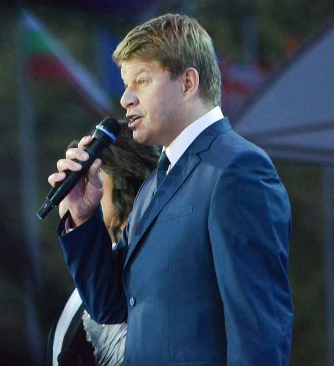 Губерниев назвал «дураками» украинских фанатов, отхвативших «звездюлей» от боснийцев из-за флага РФ