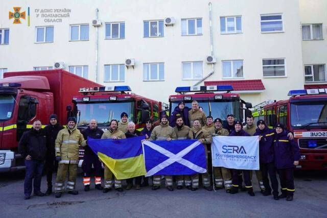Украинские спасатели получили специальное оборудование из Шотландии
