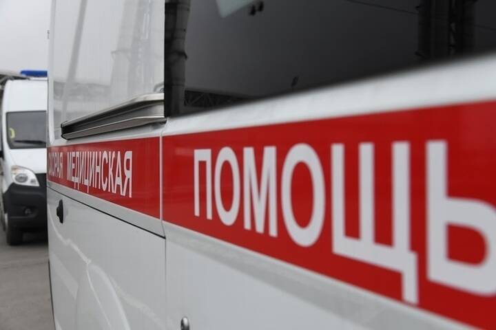 Под Волгоградом водитель иномарки пострадал в аварии с грузовиком