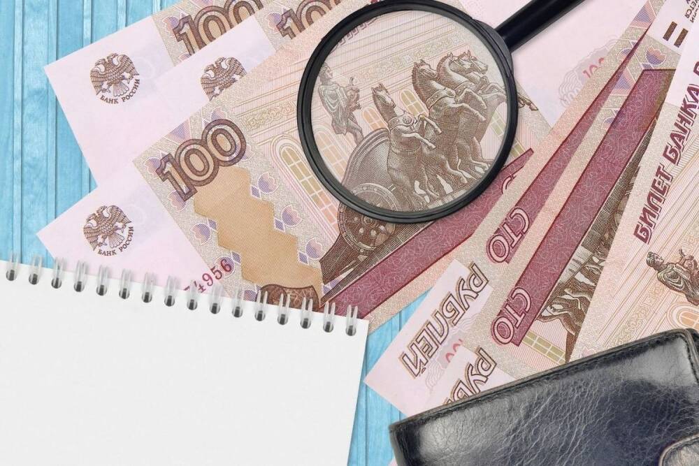 Петербурженке выдали около 500 тысяч рублей пенсии «билетами банка приколов»