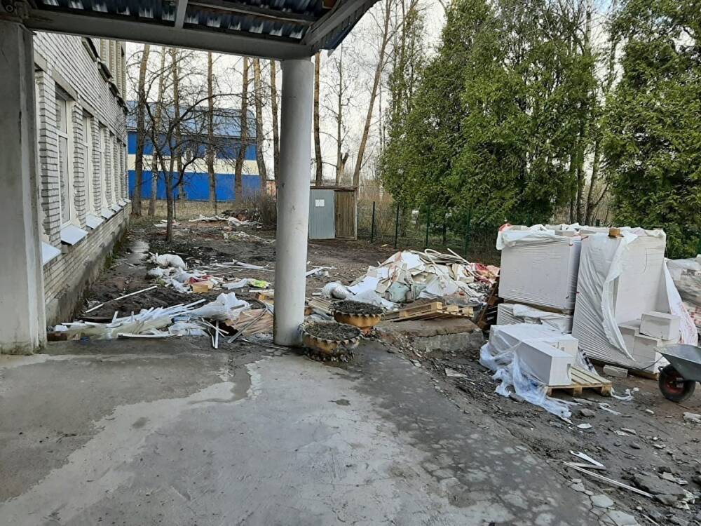 В Лукашевской школе нашли новые нарушения уже после официального окончания ремонта