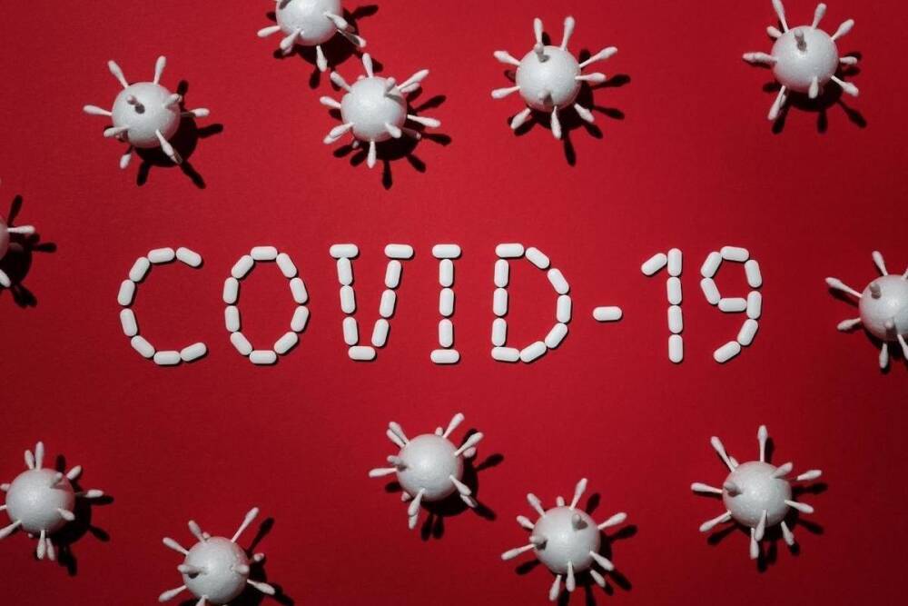 Впервые с начала четвертой волны СOVID-19 в Петербурге начали сворачивать коронавирусные койки