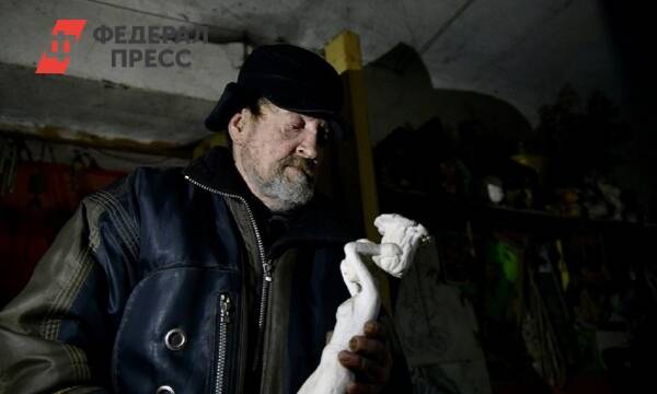 Свердловский губернатор пришел на помощь брошенному в подвале скульптору