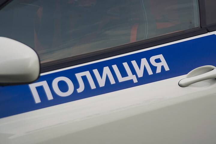 Калужская полиция начала проверку из-за фото полуобнаженной девушки на фоне храма