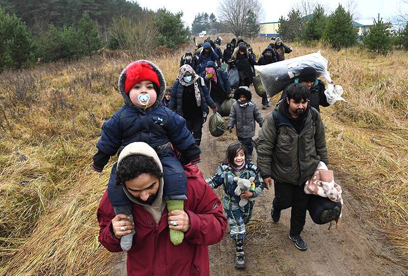 Лукашенко потребовал от ЕС открыть гуманитарный коридор для мигрантов