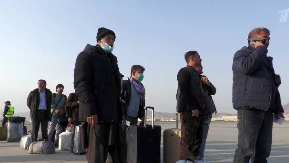 В Россию из Афганистана самолетами Минобороны возвращаются сотни граждан нашей страны и еще пяти государств