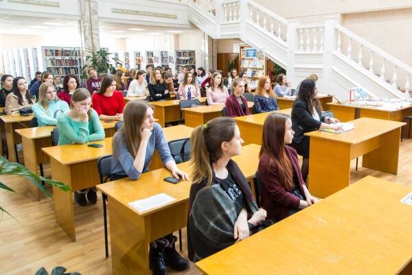 Половина студентов-айтишников хотят уехать из России - опрос