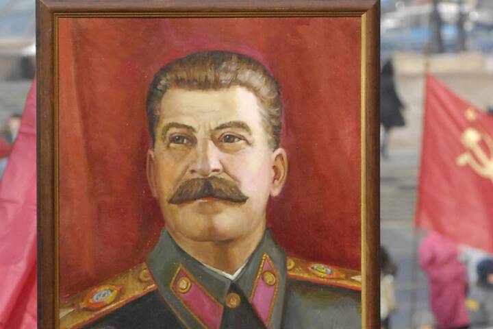 Адвокат правнука Сталина попросил Кремль об эксгумации останков генсека