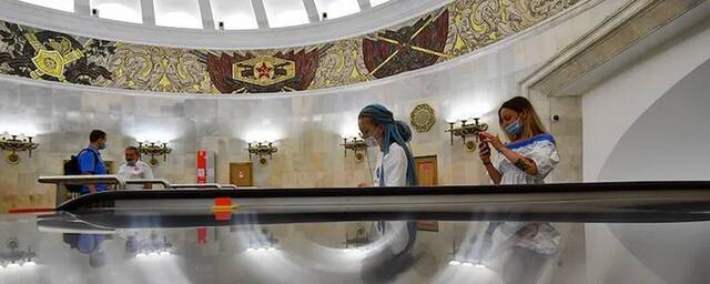 Мусульманская община Москвы просит открыть молельные комнаты в метро и ТЦ