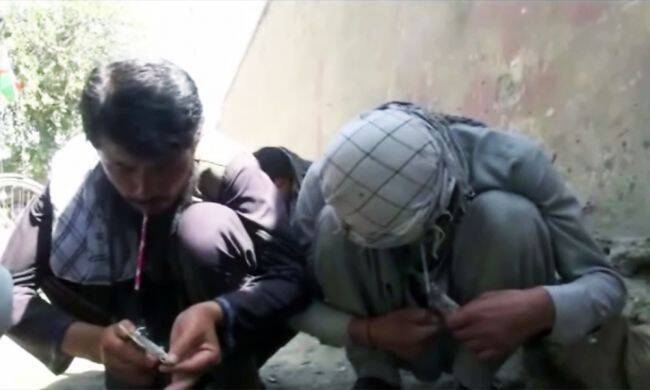 В Афганистане начался геноцид по отношению к наркоманам, но их число лишь растет