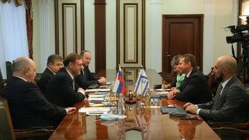 Когда же Израиль признает "Спутник": о чем договаривается министр Развозов в Москве