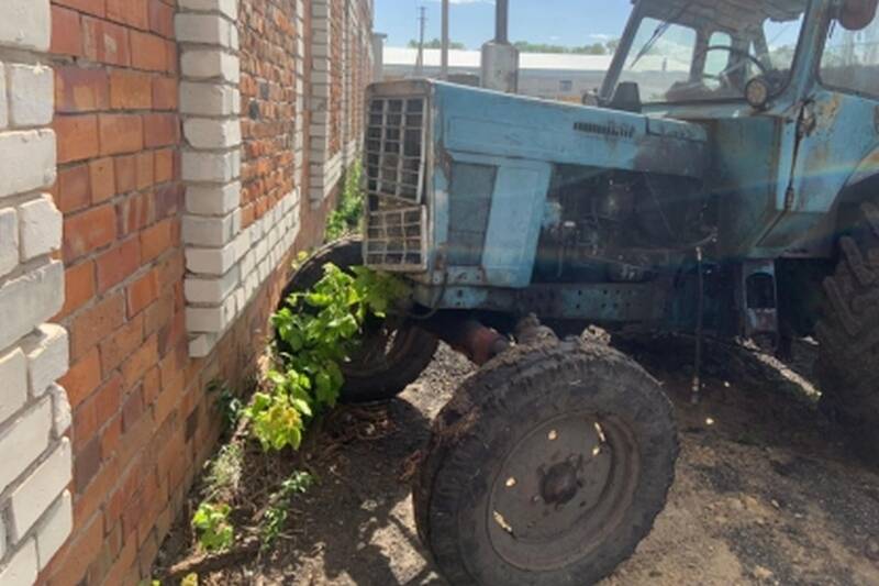Зауралец получил шесть лет тюрьмы за попытку сбросить с трактора полицейских