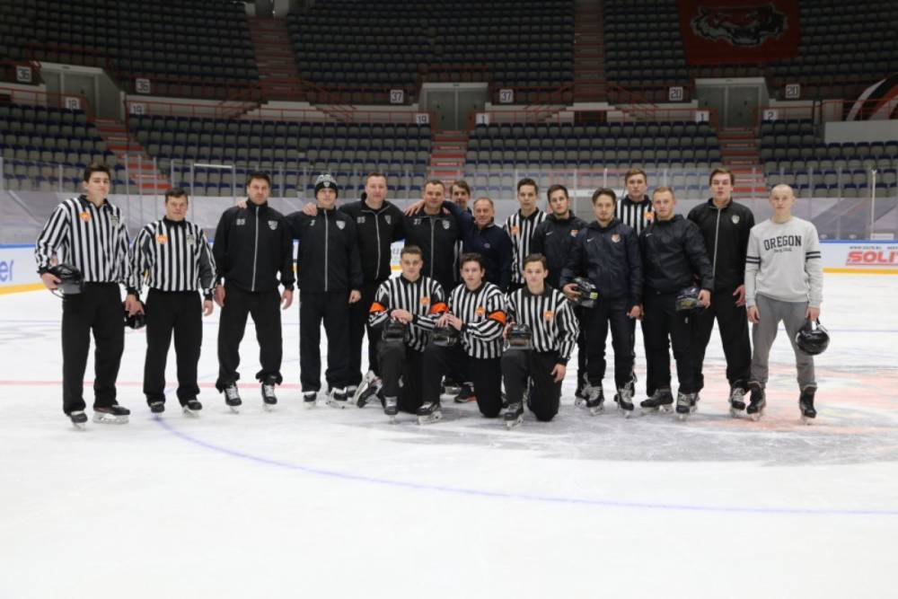 Хоккейные судьи из Хабаровска прошли мастер-класс от мировых арбитров