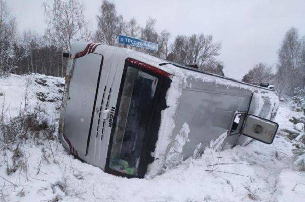 В Нижегородской области перевернулся пассажирский автобус