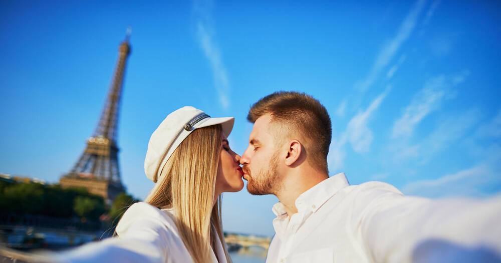Французский поцелуй: сочетание приятного с полезным