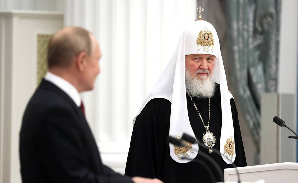 Путин наградил патриарха Кирилла орденом в день 75-летия