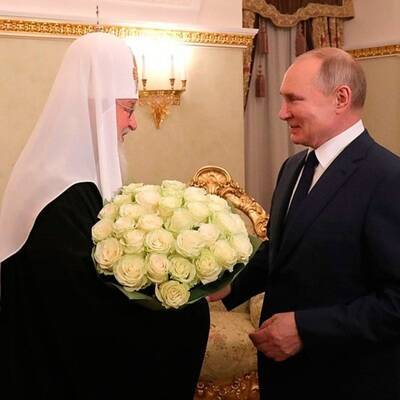 Путин поздравил патриарха Кирилла с днем рождения