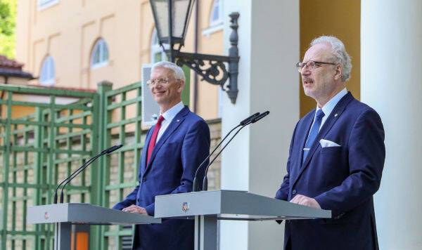 Латвийские президент с премьером не сошлись в признании ошибок