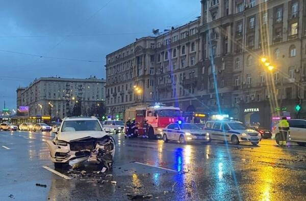 «Синие ведёрки» призвали устанавливать на дорогах больше отбойников после аварии на западе Москвы