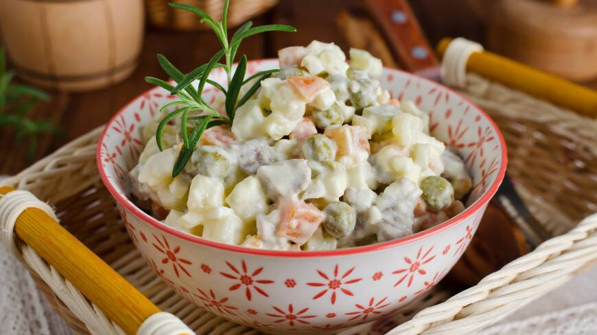 Секреты«Оливье»: повара дали советы по приготовлению вкусного салата