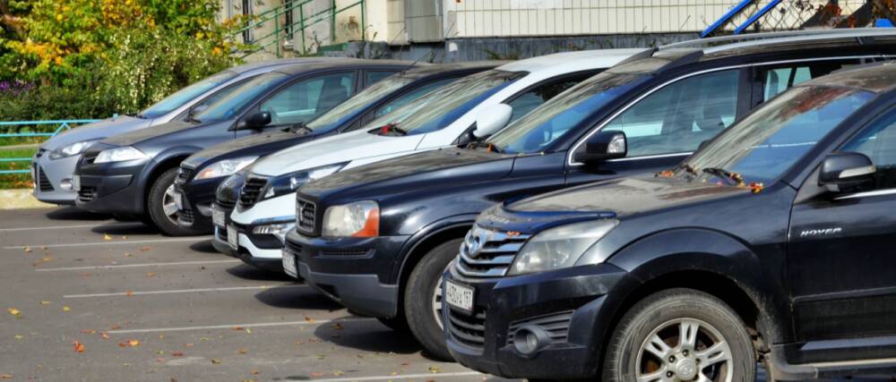В Богородском районе на месте незаконных автостоянок организовали бесплатные парковки