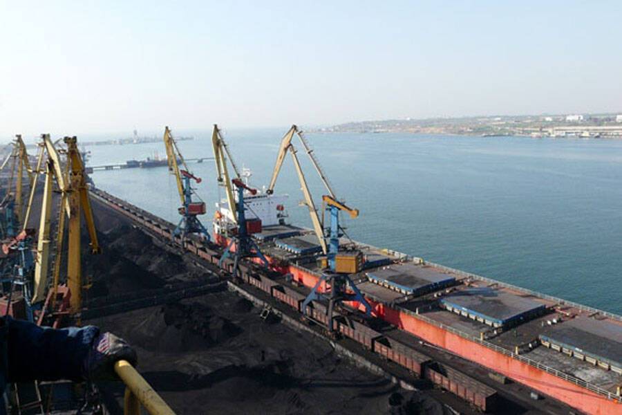В Украину прибыло первое судно с энергетическим углем из США