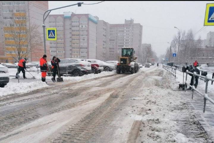 В Ижевске пришлось чистить снег дважды за ночь
