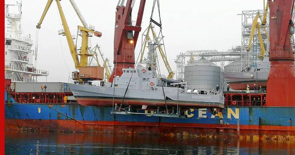 США отправили на Украину грузовое судно с катерами Island