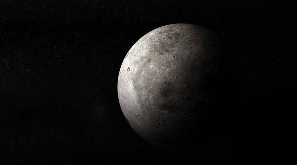 Астрофизики: Маленькие черные дыры могли спровоцировать появление кратеров на Луне