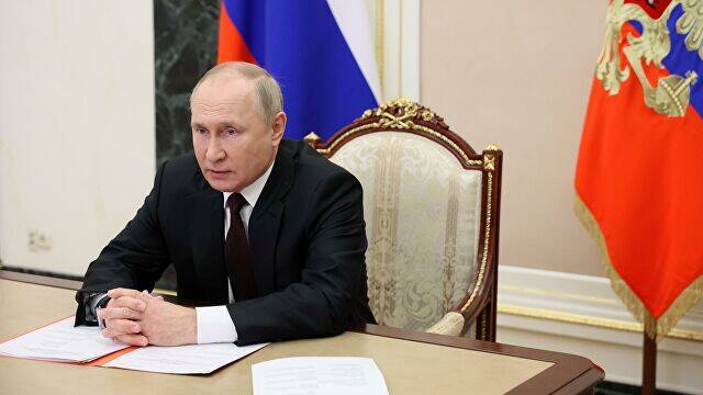 Владимир Путин ревакцинировался от коронавируса «Спутником Лайт»