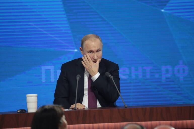 Путин вызвался добровольцем на испытания назальной вакцины от ковида
