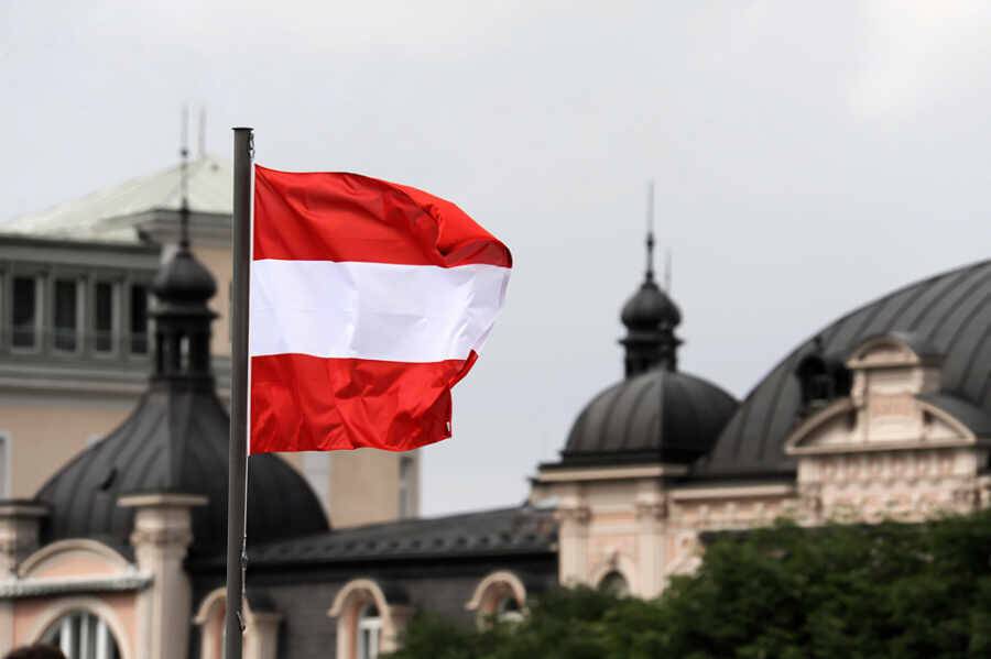 Австрия объявляет локдаун и закрывается для туристов