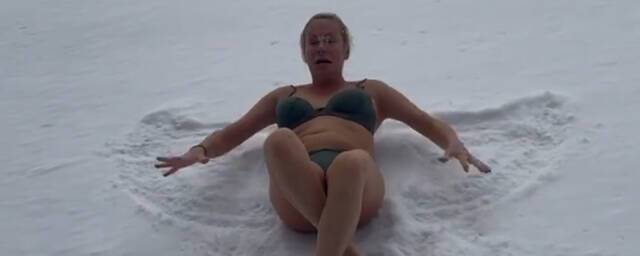 Вице-мэр Новосибирска Терешкова прокомментировала своё купание в снегу