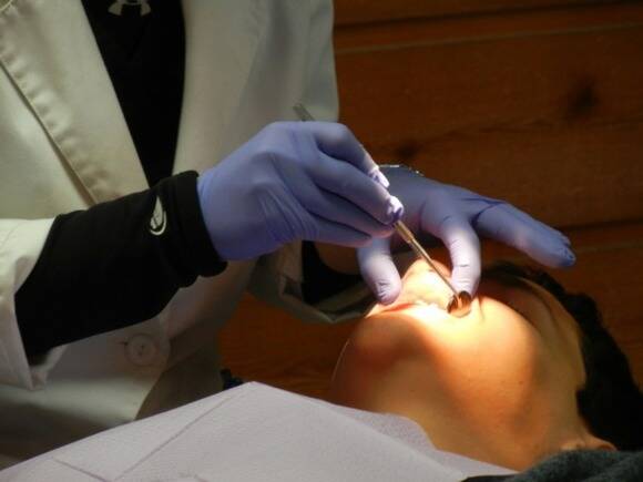 Стоматолог: В удалении «зубов мудрости» у детей виноваты родители