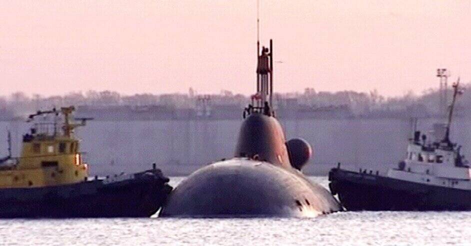 Экс-командир Северного флота назвал причину гибели подлодки "Курск"