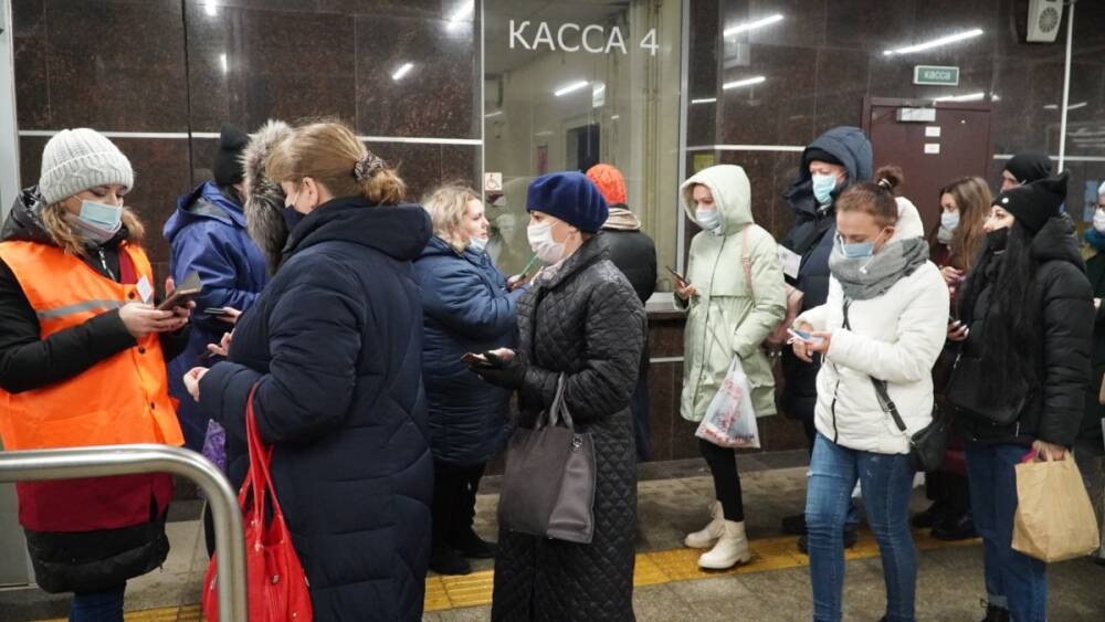 В Казани из транспорта высадили более 500 человек без QR-кодов