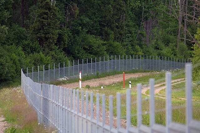 Погранслужба Литвы: Мигранты на границе с Беларусью меняют тактику