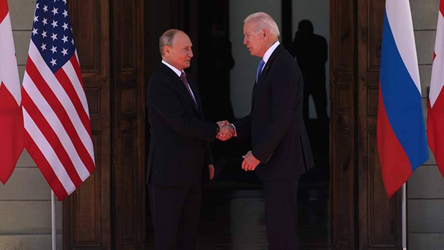 Политолог назвал основную задачу онлайн-встречи между Путиным и Байденом