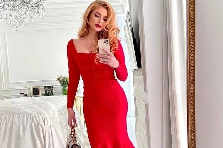 Татьяна Котова восхитила подписчиков образом в красном платье