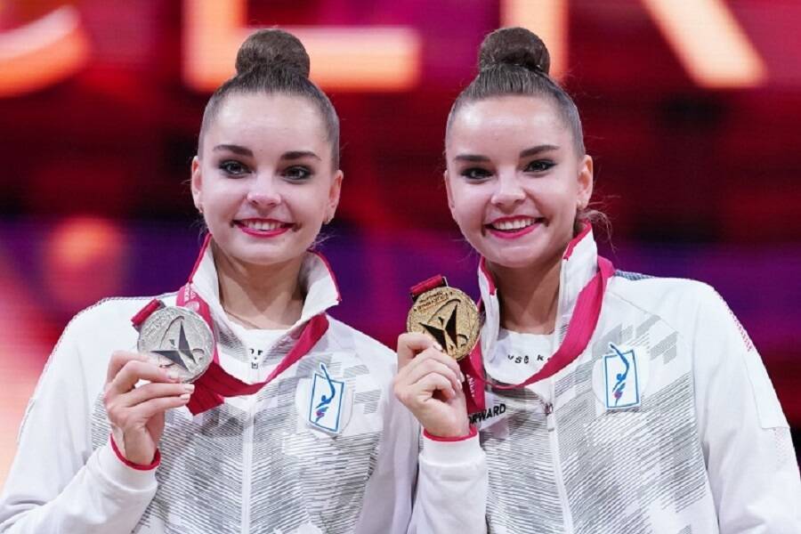 Дина и Арина Аверины обошли Щербакову и стали спортсменками года по версии Glamour. ФОТО