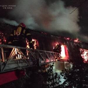 В Киеве произошел пожар в офисном здании. Фото
