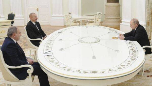 Москва в Брюссель не верит: Алиев и Пашинян без Путина ничего не подпишут — эксперты