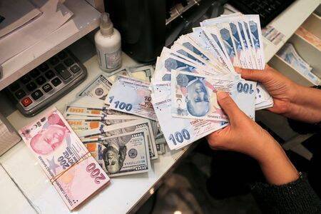 Турецкая лира рухнула ниже 12 за 1$ из-за опасений насчет курса Эрдогана