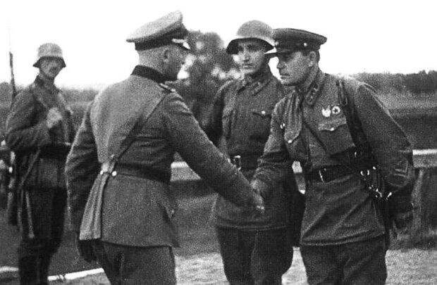 Почему Сталин отказался проводить демаркационную линию с Третьим рейхом у Варшавы - Русская семерка