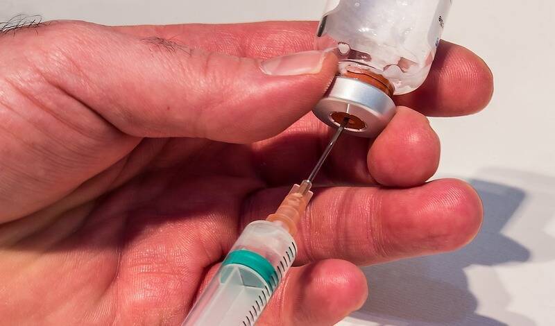Иностранные эксперты оценили необходимость вакцинации детей от COVID-19